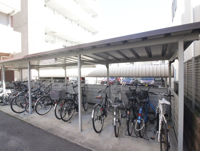 物件外観写真5　(駐輪場)