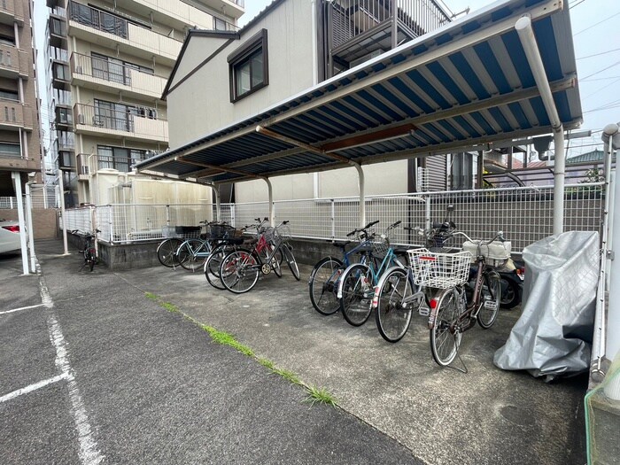 物件外観写真3　(駐輪場)