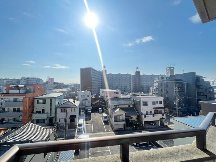 物件内観写真16　(室内からの展望)