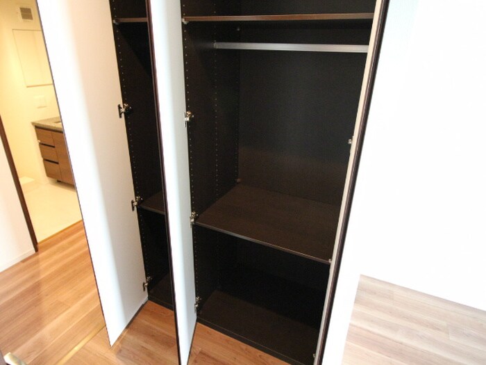 物件内観写真10　(収納)