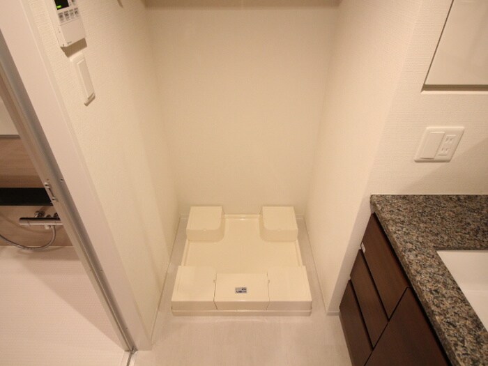 物件内観写真12　(洗濯機置場)