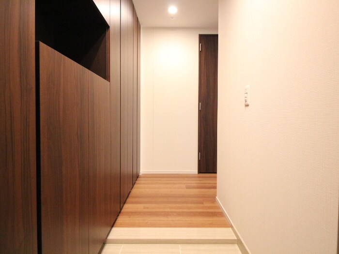 物件内観写真15　(玄関)