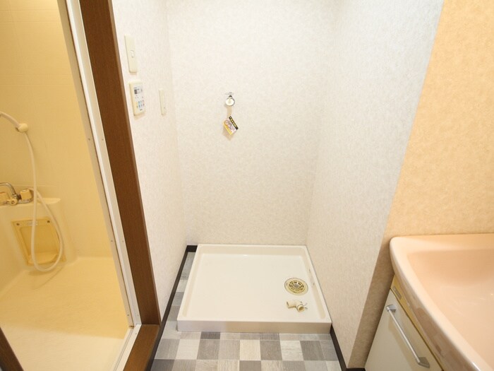 物件内観写真21　(洗濯機置場)