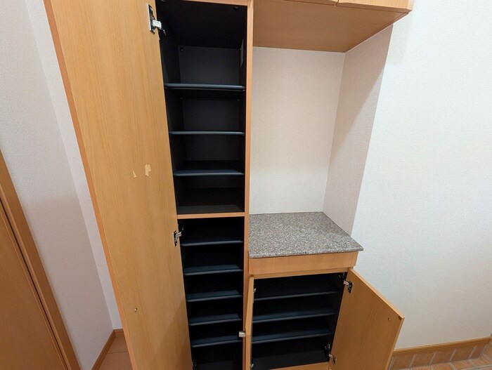 物件内観写真16　(靴箱)