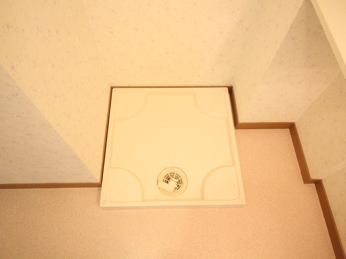 物件内観写真15　(洗濯機置場)