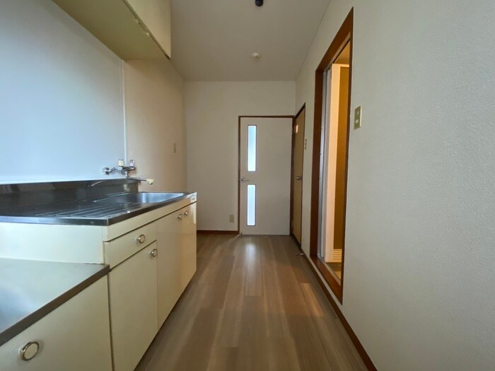 物件内観写真16　(廊下)