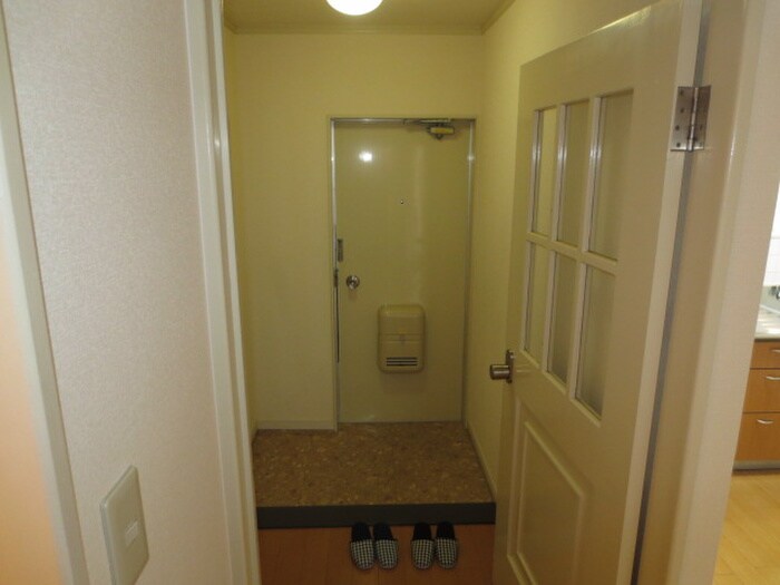 物件内観写真18　(玄関)