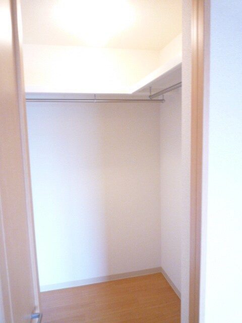 物件内観写真12　(収納)