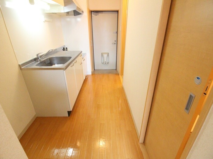 物件内観写真14　(廊下)