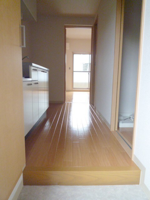 物件内観写真15　(廊下)