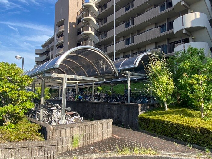 物件外観写真4　(駐輪場)