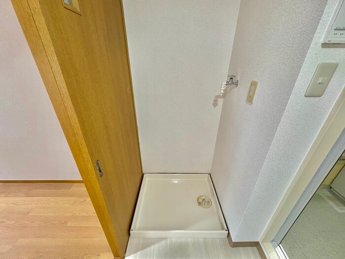 物件内観写真13　(洗濯機置場)