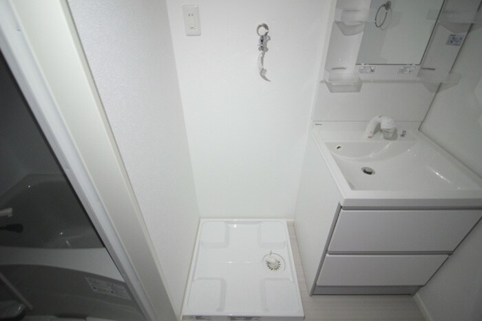 物件内観写真13　(洗濯機置場)