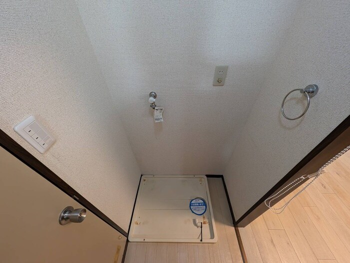 物件内観写真13　(洗濯機置場)