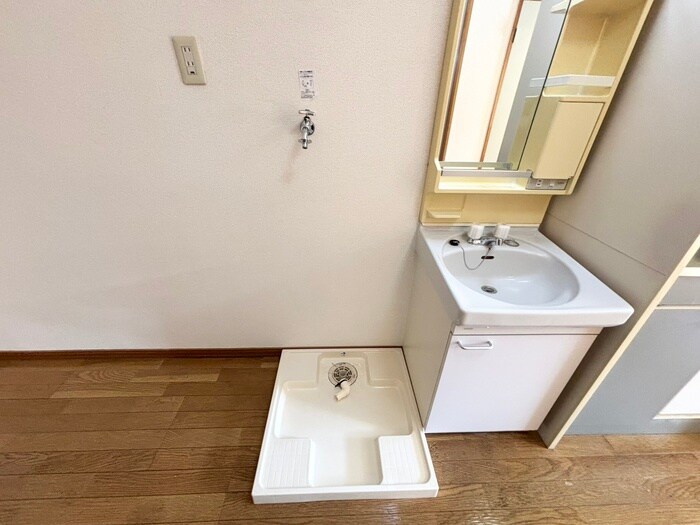 物件内観写真13　(洗濯機置場)