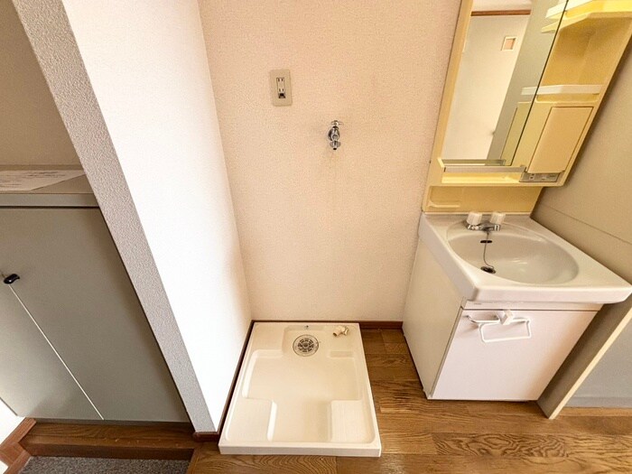 物件内観写真13　(洗濯機置場)