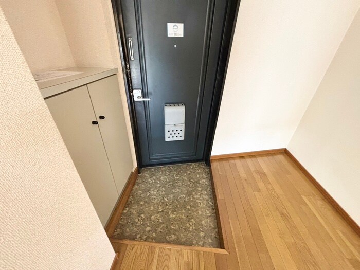 物件内観写真17　(玄関)