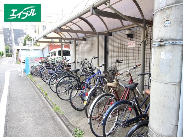 物件外観写真3　(駐輪場)