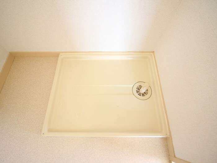 物件内観写真13　(洗濯機置場)