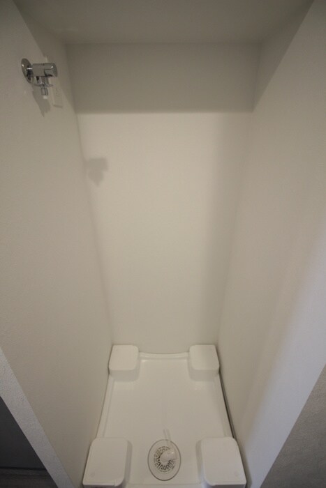 物件内観写真10　(洗濯機置場)