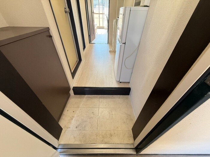 物件内観写真15　(玄関)