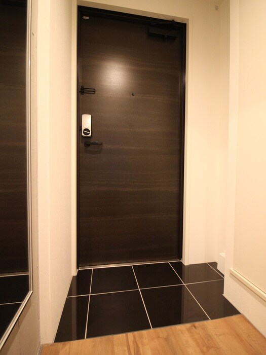 物件内観写真18　(玄関)
