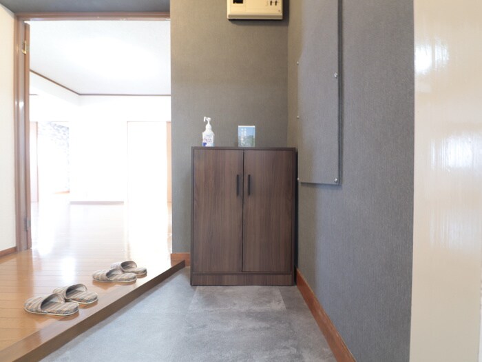 物件内観写真7　(玄関)