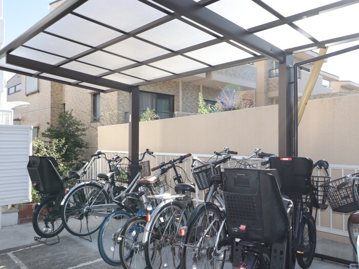 物件外観写真5　(駐輪場)