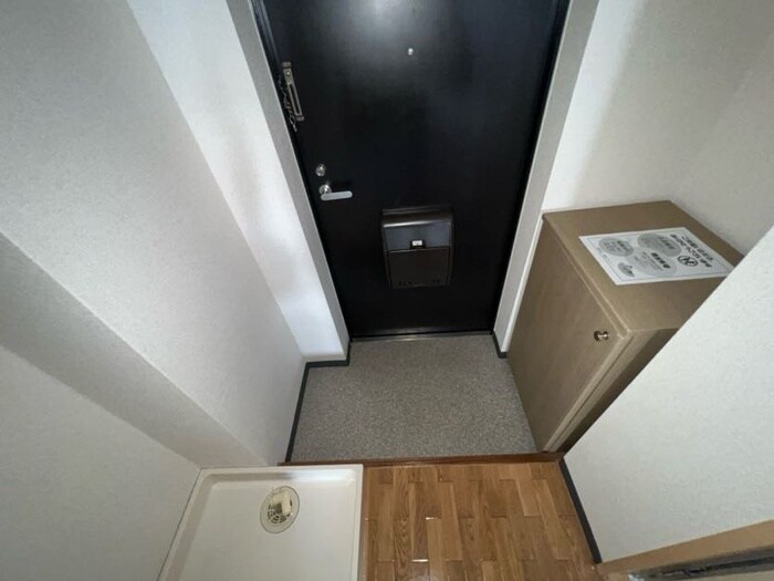 物件内観写真16　(玄関)