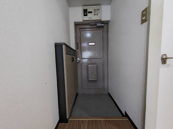 物件内観写真17　(玄関)