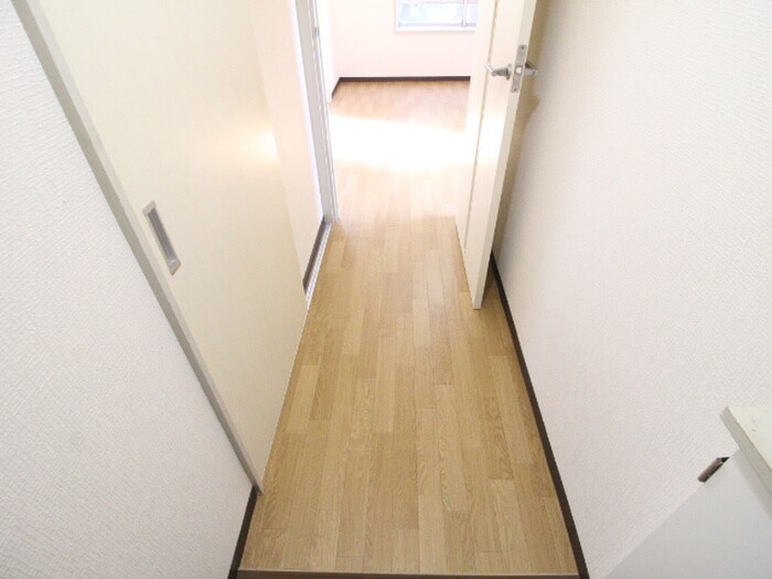 物件内観写真18　(廊下)