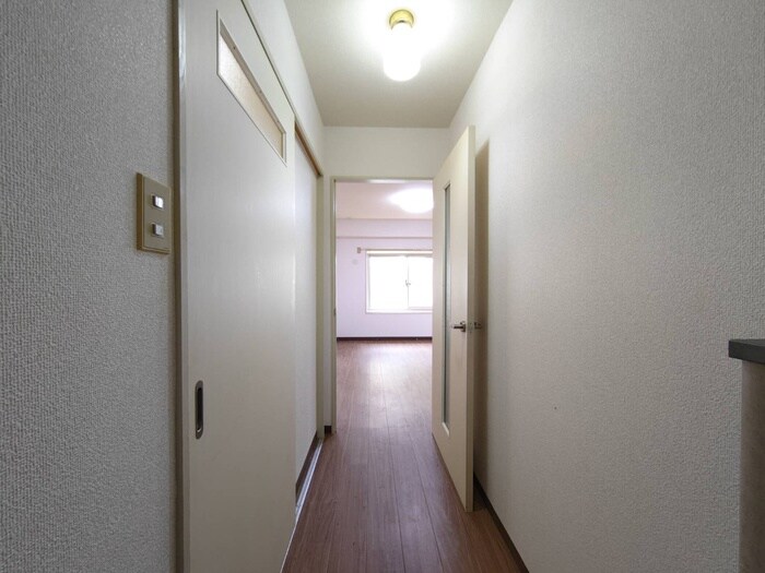 物件内観写真19　(廊下)