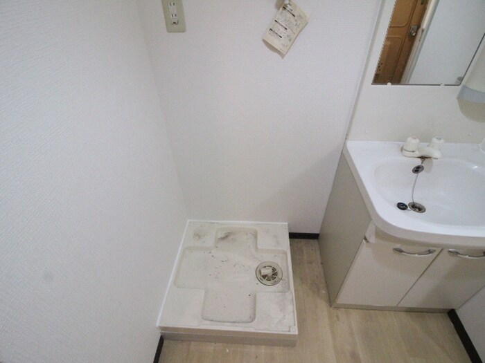 物件内観写真20　(洗濯機置場)