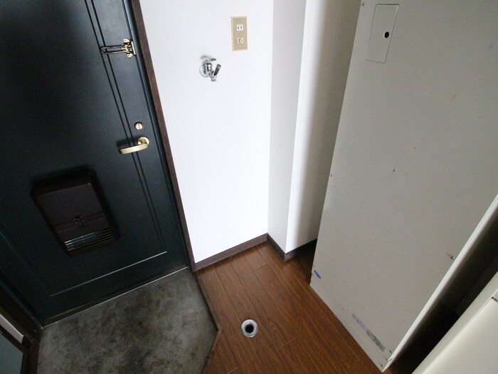 物件内観写真13　(洗濯機置場)