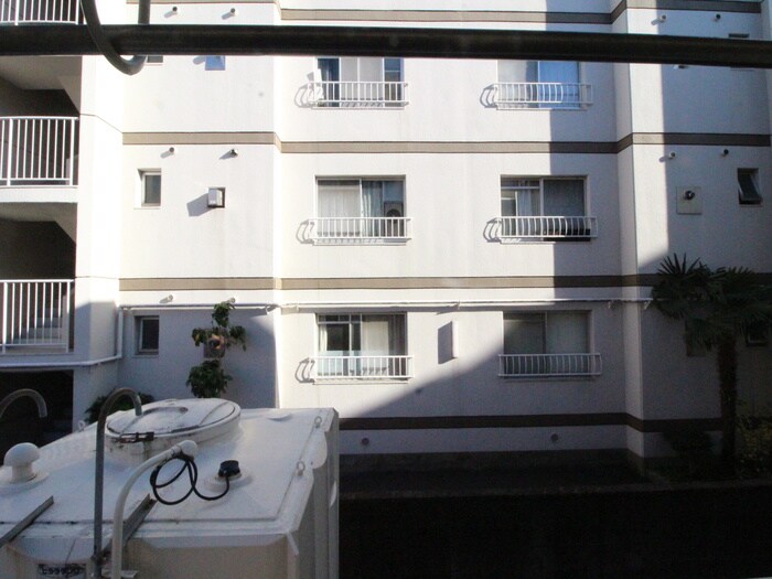 物件内観写真17　(室内からの展望)