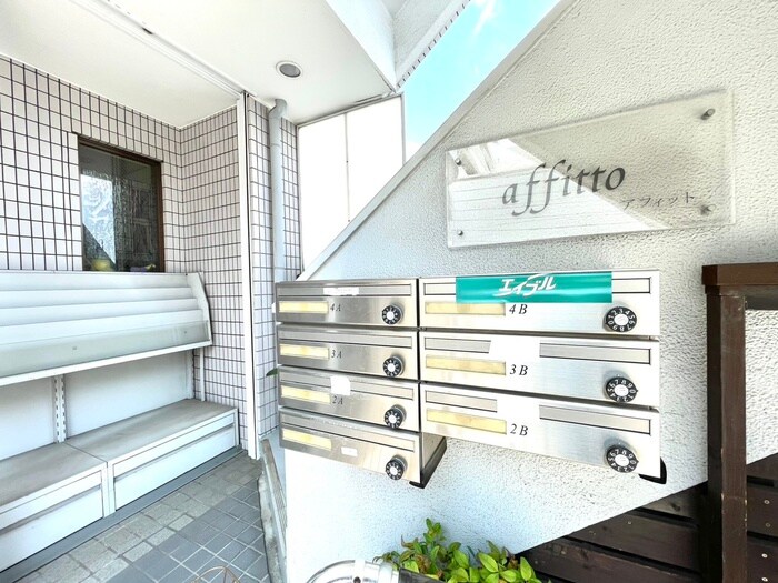 物件外観写真5　(エントランス部分)