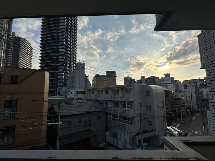 物件内観写真22　(室内からの展望)