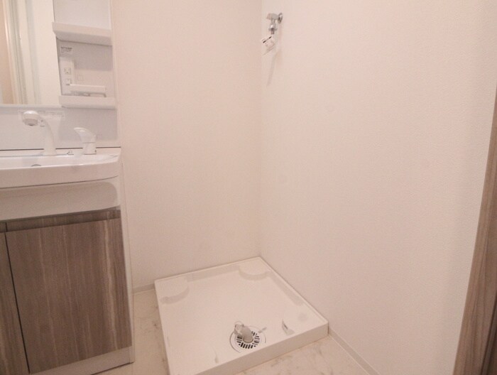 物件内観写真14　(洗濯機置場)