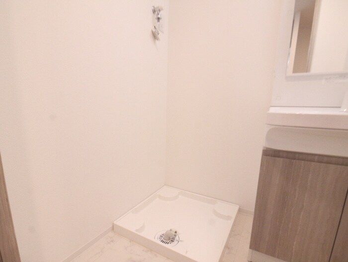 物件内観写真14　(洗濯機置場)