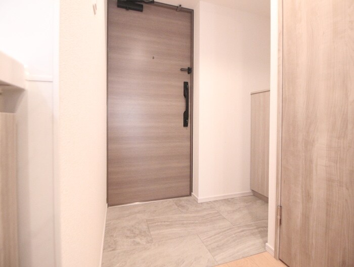 物件内観写真15　(玄関)