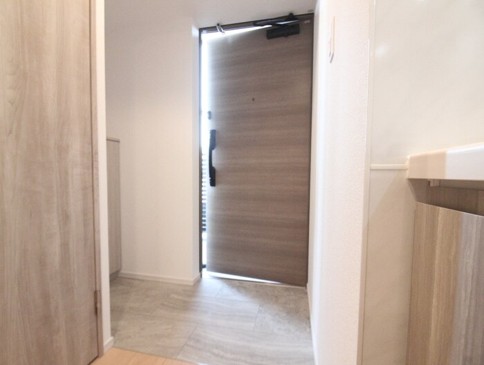 物件内観写真17　(玄関)