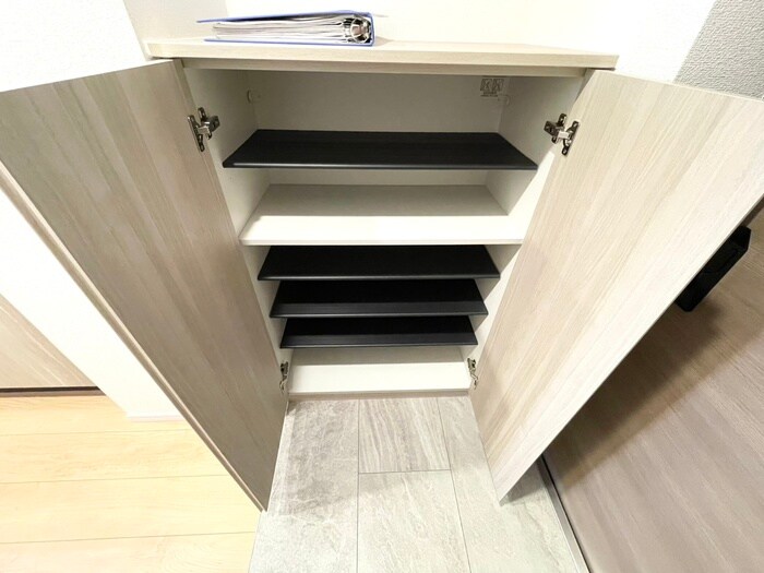 物件内観写真17　(靴箱)