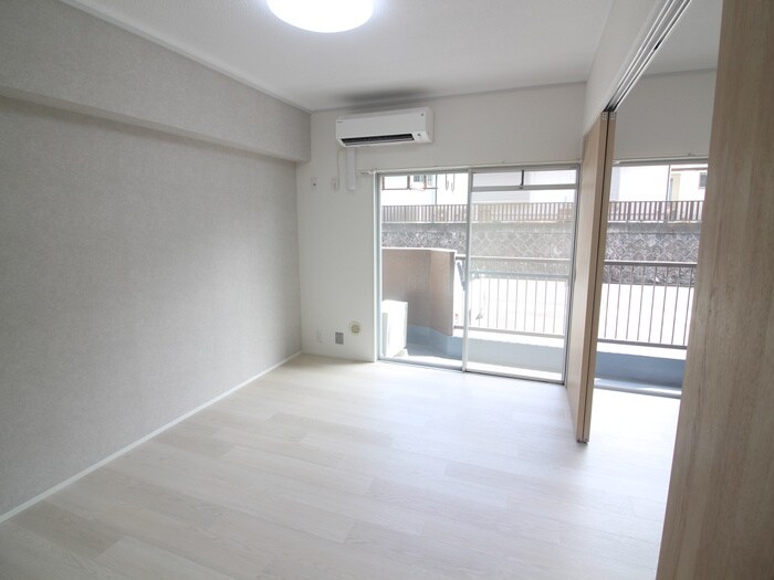 物件内観写真9　(居室)