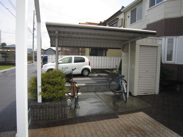物件外観写真3　(駐輪場)
