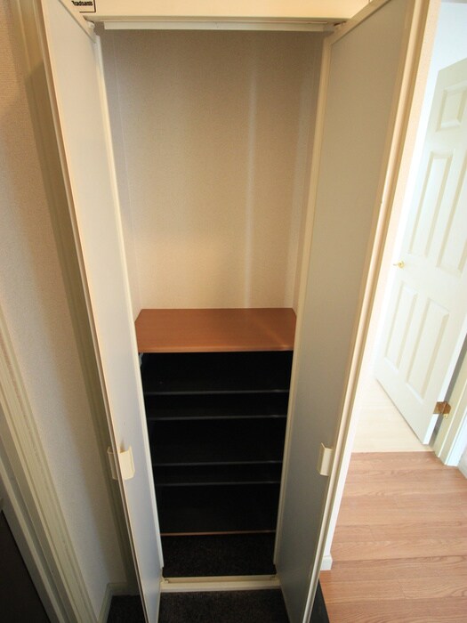 物件内観写真16　(靴箱)