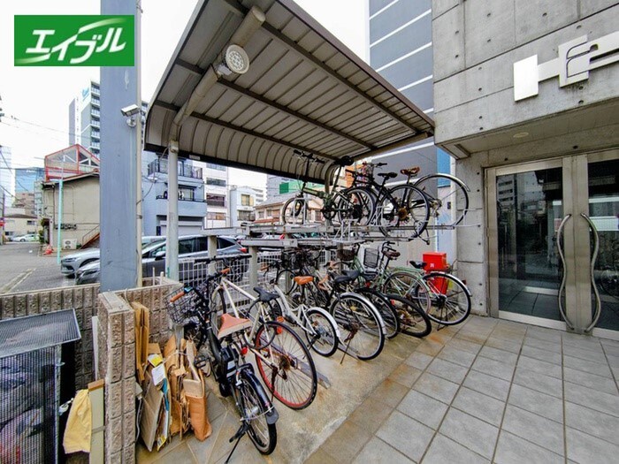 物件外観写真3　(駐輪場)