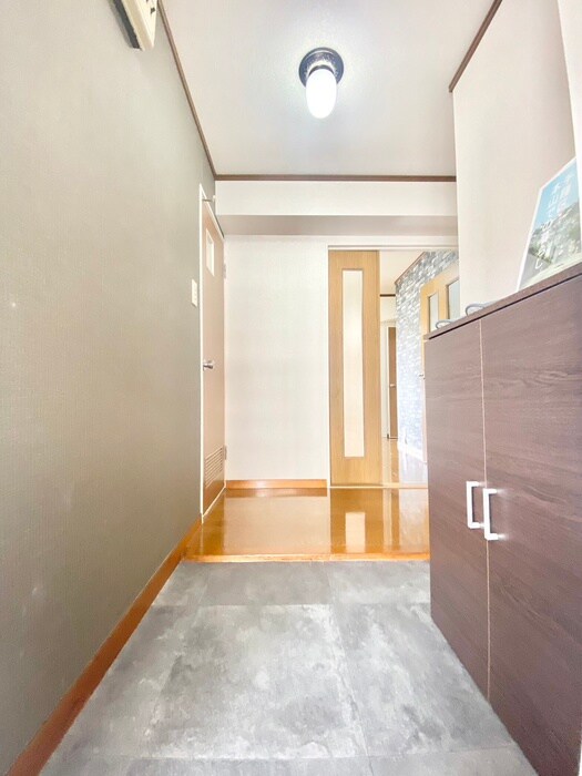 物件内観写真17　(玄関)