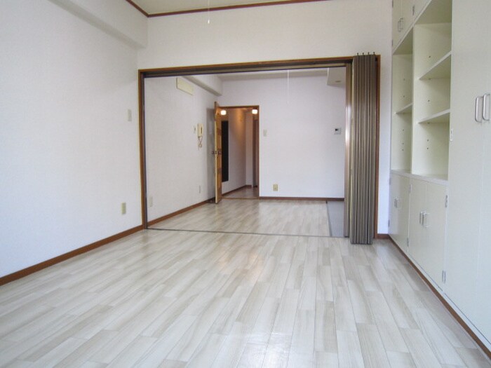 物件内観写真5　(居室)