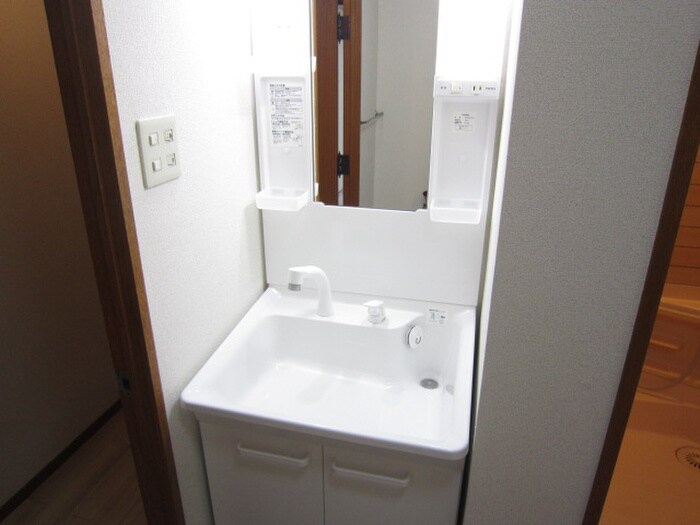 物件内観写真10　(洗面)