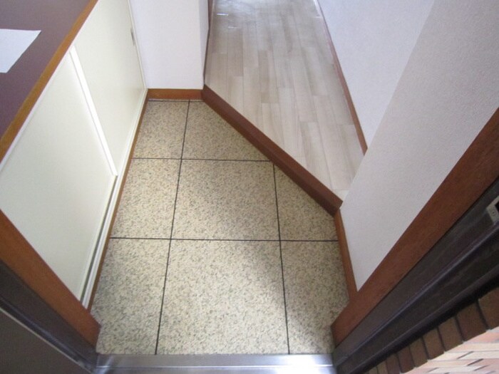 物件内観写真14　(玄関)